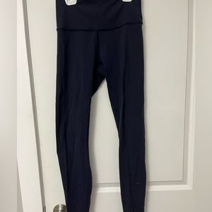 Women’s Lulu Lemon Size 6 Navy leggings
